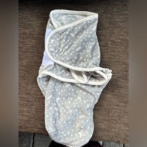 Adan and Anais Gray Star Pattern Baby Swaddle- soft and warm 0-3 months